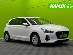 Valkoinen Käytetty 2017 Hyundai i30 Classic Sedan | 10 880 € (Perustarjous)