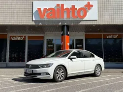 Valkoinen Käytetty 2015 VW Passat Trendline Sedan | 11 900 € (Perustarjous)