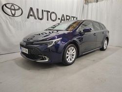 Sininen Käytetty 2023 Toyota Corolla Edition Farmari | 29 900 € (Hieman kallis)