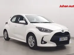 Valkoinen Käytetty 2022 Toyota Yaris Active Viistoperä | 19 990 € (Perustarjous)