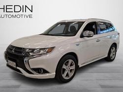 Valkoinen Käytetty 2019 Mitsubishi Outlander P-HEV Instyle Katumaasturi | 17 990 € (Hyvä tarjous)