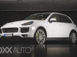Käytetty 2016 Porsche Cayenne Katumaasturi | 31 900 €