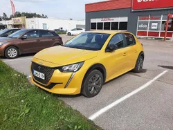 Keltainen Käytetty 2022 Peugeot e-208 Active Viistoperä | 19 900 €