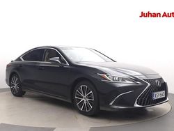 Musta Käytetty 2024 Lexus ES300H Sedan | 49 990 € (Perustarjous)
