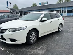 Valkoinen Käytetty 2011 Honda Accord Comfort Farmari | 6 400 € (Hieman kallis)