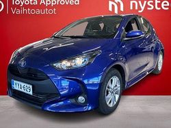 Sininen Käytetty 2024 Toyota Yaris Viistoperä | 22 490 € (Hieman kallis)