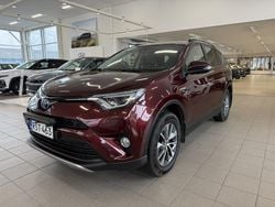 Punainen Käytetty 2017 Toyota RAV4 Hybrid Premium Katumaasturi | 21 400 € (Hyvä tarjous)