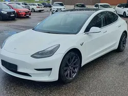 Käytetty 2020 Tesla Model 3 Standard Range Plus Sedan | 19 900 € (Perustarjous)