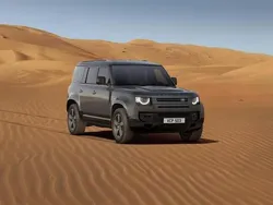Harmaa Käytetty 2024 Land Rover Defender SE Dynamic Katumaasturi | 114 486 €