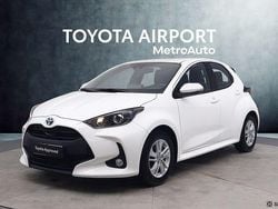 Valkoinen Käytetty 2023 Toyota Yaris Active Viistoperä | 21 390 € (Perustarjous)