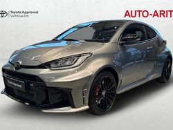 Harmaa Käytetty 2025 Toyota Yaris Sport Viistoperä | 73 900 €