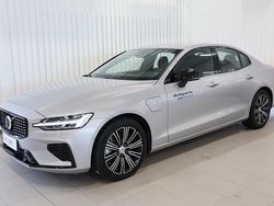 Harmaa Käytetty 2024 Volvo S60 Performance Sedan | 49 500 €