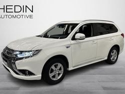 Valkoinen Käytetty 2018 Mitsubishi Outlander P-HEV Intense Farmari | 16 900 € (Hyvä tarjous)