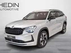 Harmaa Uusi 2025 Skoda Kodiaq SportLine Katumaasturi | 53 900 € (Supertarjous)