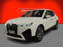 Valkoinen Käytetty 2022 BMW iX Katumaasturi | 44 590 € (Hieman kallis)
