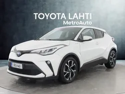 Valkoinen Käytetty 2019 Toyota C-HR Active Katumaasturi | 17 970 € (Perustarjous)