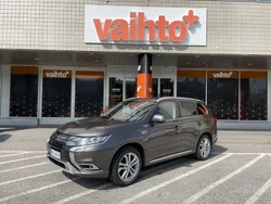 Ruskea Käytetty 2019 Mitsubishi Outlander P-HEV Instyle Farmari | 17 900 € (Hyvä tarjous)