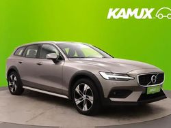 Pebble grey / metallic Käytetty 2022 Volvo V60 CC Pro Farmari | 28 730 € (Hyvä tarjous)