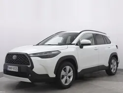 Valkoinen Käytetty 2023 Toyota Corolla Cross Edition Katumaasturi | 39 450 € (Hieman kallis)