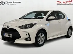 Valkoinen Käytetty 2021 Toyota Yaris Active Viistoperä | 19 900 € (Perustarjous)