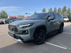 Vihreä Käytetty 2023 Toyota RAV4 Hybrid Edition Katumaasturi | 51 850 € (Kallis)