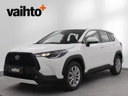 Käytetty 2023 Toyota Corolla Cross Active Katumaasturi | 32 990 € (Perustarjous)