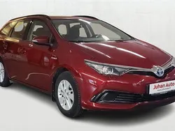 Punainen Käytetty 2018 Toyota Auris Touring Sports Edition Farmari | 16 750 € (Hyvä tarjous)