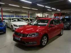Punainen Käytetty 2013 VW Passat Comfortline Farmari | 9 900 €