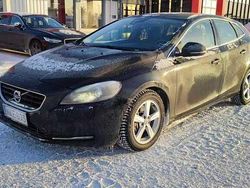 Musta Käytetty 2016 Volvo V40 Business Edition Viistoperä | 15 590 € (Perustarjous)