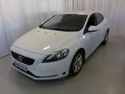 Valkoinen Käytetty 2015 Volvo V40 Farmari | 14 890 € (Perustarjous)