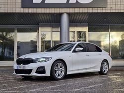 Valkoinen Käytetty 2021 BMW 320 M Sport Sedan | 32 800 € (Kallis)