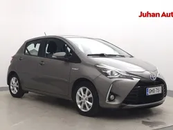 Harmaa Käytetty 2018 Toyota Yaris Hybrid Active Viistoperä | 12 990 € (Perustarjous)