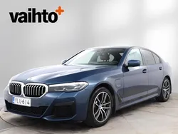 Sininen Käytetty 2022 BMW 530e M Sport Sedan | 32 700 € (Hyvä tarjous)