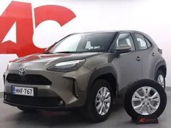 Pronssi Käytetty 2024 Toyota Yaris Cross Active Katumaasturi | 28 990 € (Perustarjous)