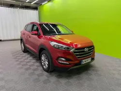 Punainen Käytetty 2016 Hyundai Tucson Comfort Katumaasturi | 11 400 € (Perustarjous)