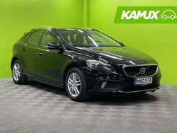 Musta Käytetty 2016 Volvo V40 CC Summum Farmari | 17 490 € (Perustarjous)