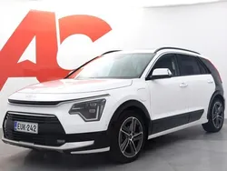 Valkoinen Käytetty 2022 Kia Niro Katumaasturi | 34 890 € (Kallis)