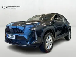Musta Käytetty 2024 Toyota Yaris Cross Active Katumaasturi | 28 990 € (Perustarjous)