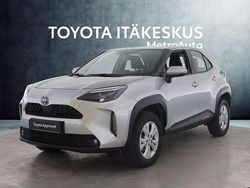 Hopea Käytetty 2023 Toyota Yaris Cross Active Katumaasturi | 26 890 € (Perustarjous)