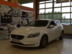 Käytetty 2015 Volvo V40 Business Edition Farmari | 6 400 € (Supertarjous)