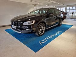 Käytetty 2017 Volvo V60 CC Summum Farmari | 16 900 € (Supertarjous)