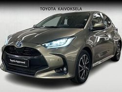 Ruskea (beige) Käytetty 2023 Toyota Yaris Business Edition Viistoperä | 21 900 € (Hieman kallis)