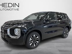 Musta Uusi 2025 Mitsubishi Outlander P-HEV Invite Katumaasturi | 52 900 €