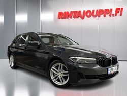 Harmaa Käytetty 2021 BMW 530e Farmari | 26 780 € (Perustarjous)