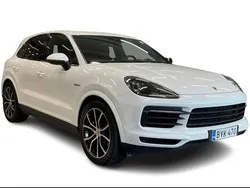 Käytetty 2019 Porsche Cayenne Katumaasturi | 54 800 €