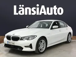 Valkoinen Käytetty 2022 BMW 320e Sport Line Sedan | 19 770 € (Perustarjous)