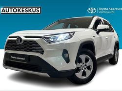 Valkoinen Käytetty 2019 Toyota RAV4 Active Katumaasturi | 30 590 € (Perustarjous)