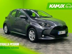 Hopea / harmaa Käytetty 2022 Toyota Yaris Hybrid Active Sedan | 19 480 € (Hyvä tarjous)