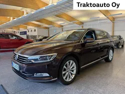Punainen Käytetty 2016 VW Passat Highline Farmari | 10 480 € (Perustarjous)