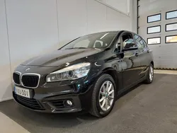 Musta Käytetty 2015 BMW 218 Active Tourer Comfort Edition Tila-auto | 12 500 € (Perustarjous)